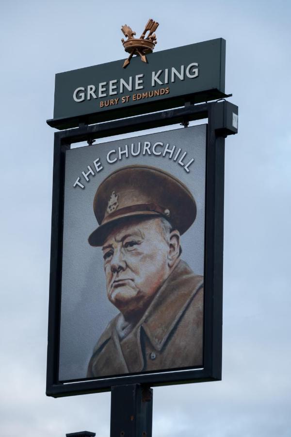The Churchill By Greene King Inns Royal Wootton Bassett Exterior photo