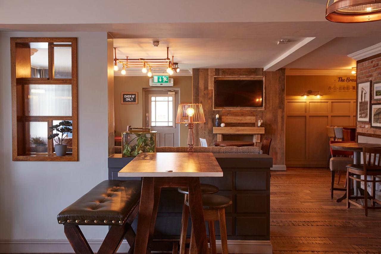 The Churchill By Greene King Inns Royal Wootton Bassett Exterior photo